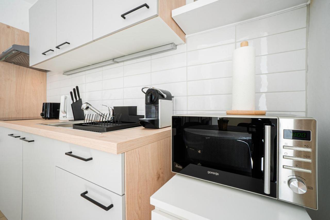 Chic Newly-Renovated Apartment Steps From Subway In Vienna'S Hernals District Exterior foto